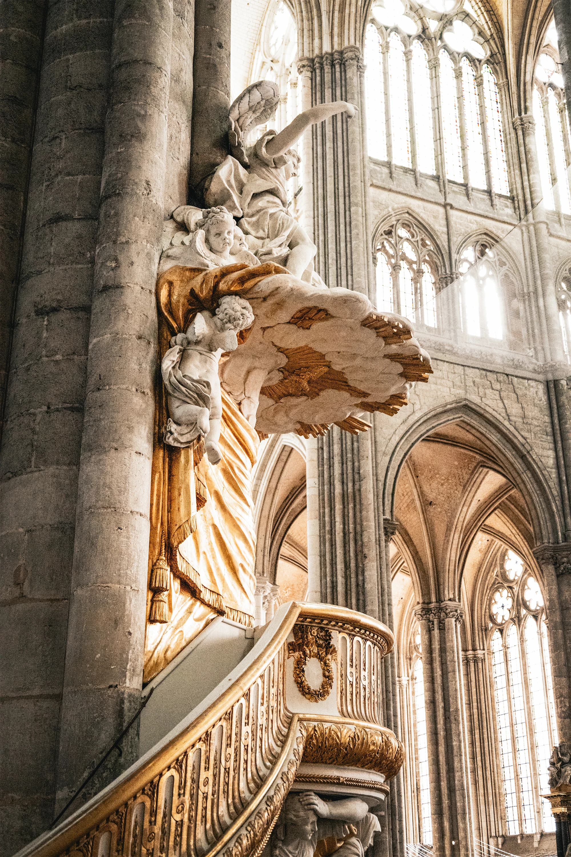 Vers la lumière, Cathédrale d'Amiens — photographie de Mathieu Alaux